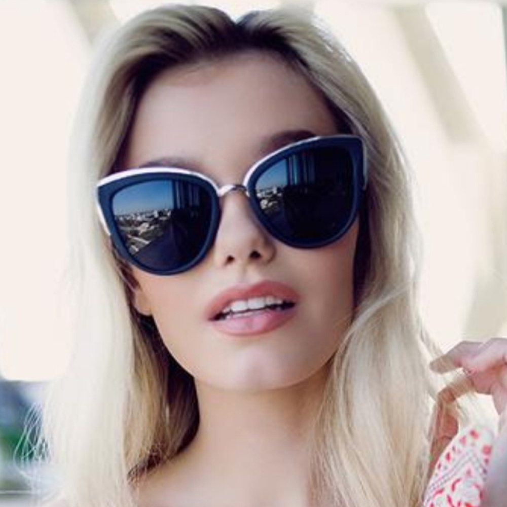 NWT - Quay My Girl Sunglasses